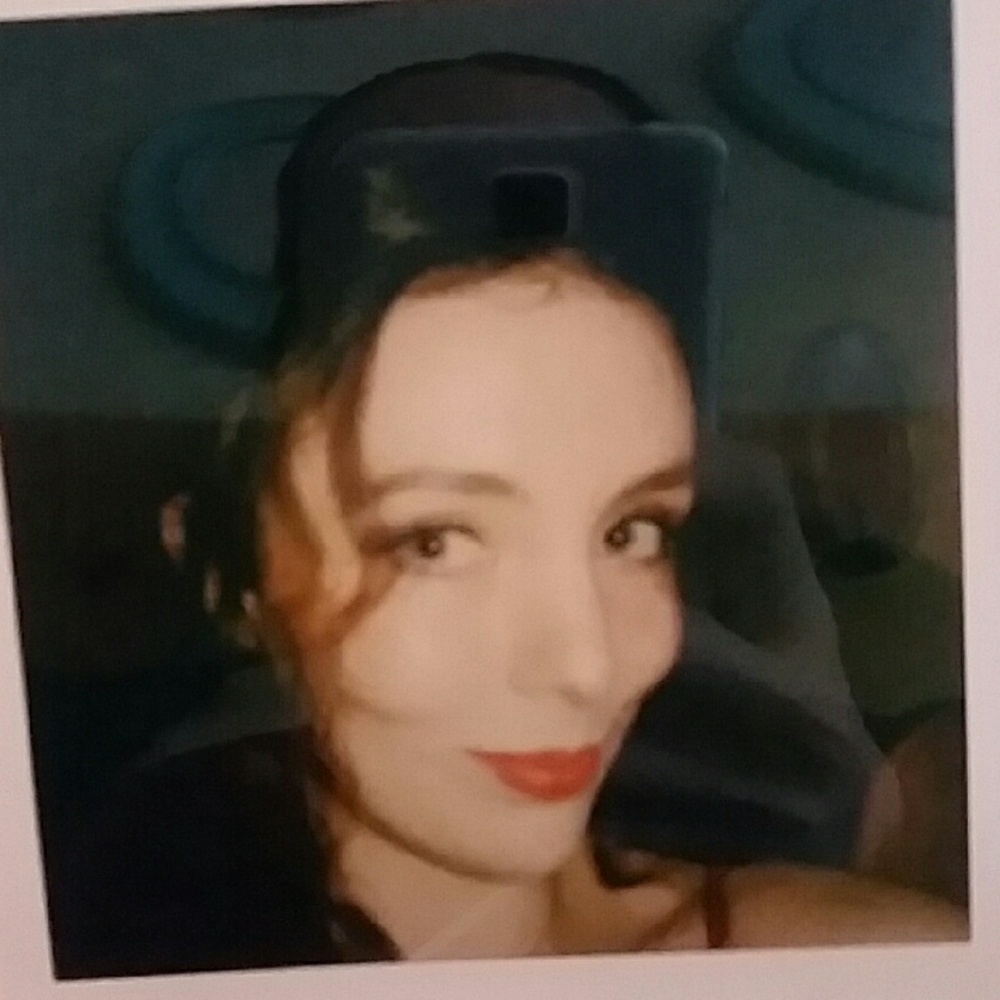 Meet your Posher, Hannah